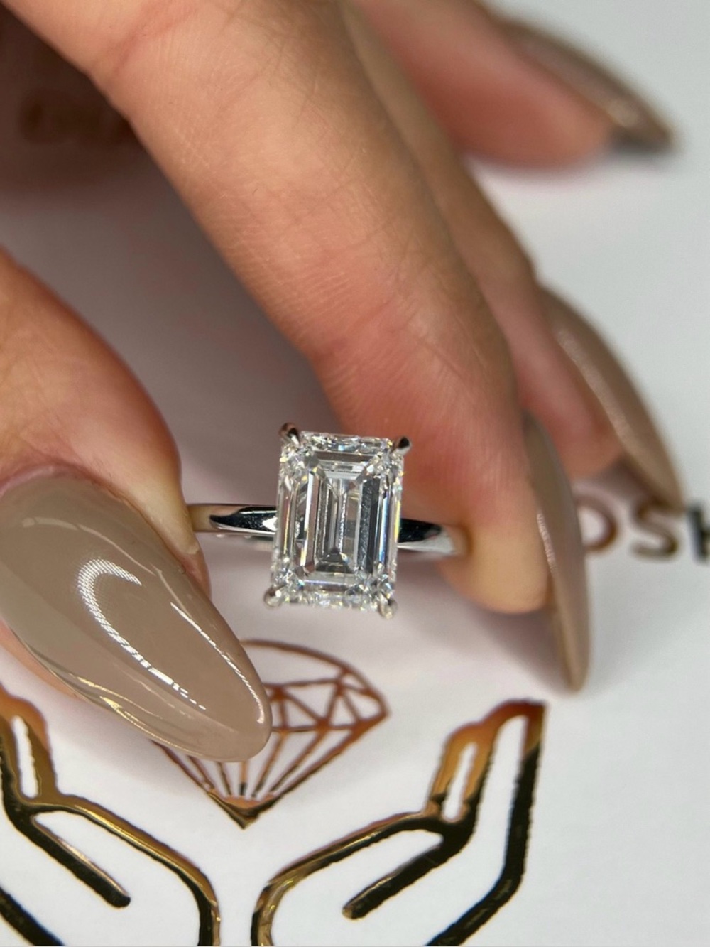 Preowned 3.02 Carat Lab Grown Diamond Engagement Ring size 8.25 VVS2